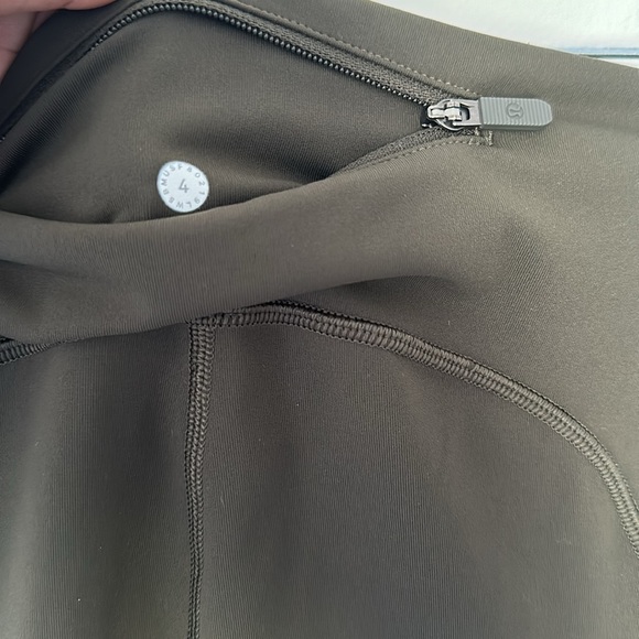 Lululemon Women’s high waisted Leggings with pockets size 4 - Picture 5 of 6